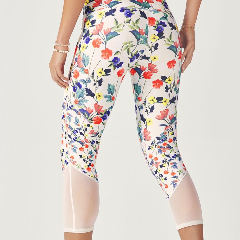 Fablectics Salar Mesh PowerHold® Capri & Top